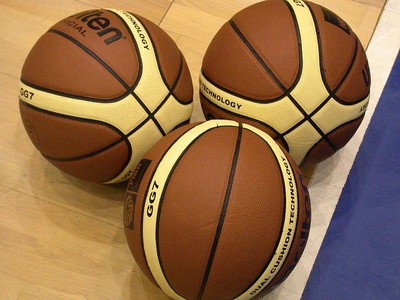 800px-FIBA_Basketballs_2004-2005.JPG